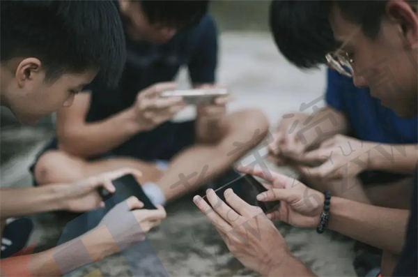 沉迷于刷短视频的危害真的很大